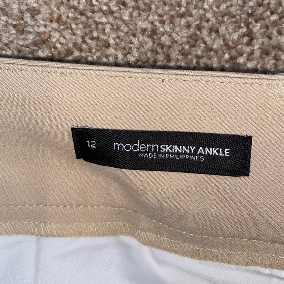LOFT Modern Ankle Khaki Chino Pants - Size 12 - Picture 4 of 5